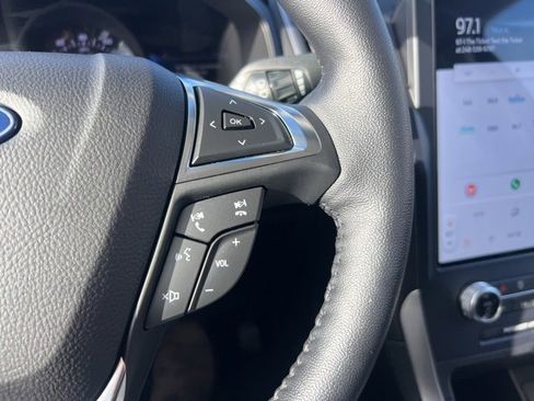 Certified 2023 Ford Edge SEL image 10