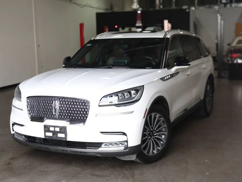 Used 2020 Lincoln Aviator Reserve w/ Equipment Group 201A image 2