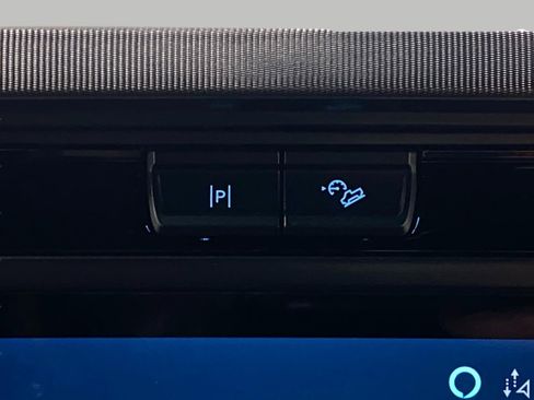 Used 2025 Ford F150 Platinum w/ FX4 Off-Road Package image 21