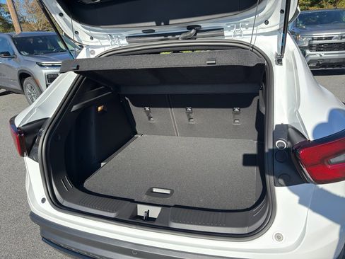 New 2026 Chevrolet Trax RS w/ Sunroof Package image 20