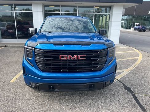 Used 2023 GMC Sierra 1500 Elevation w/ Preferred Package AWD/4WD image 4