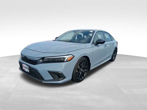 Used 2023 Honda Civic Sport image 2