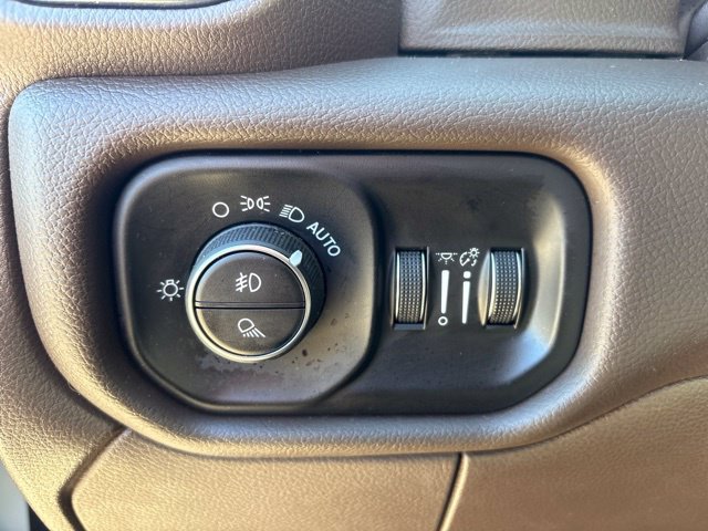 Used 2026 RAM 2500 Laramie AWD/4WD image 22