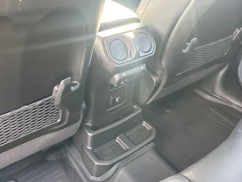 New 2026 Jeep Wrangler Unlimited Rubicon image 32