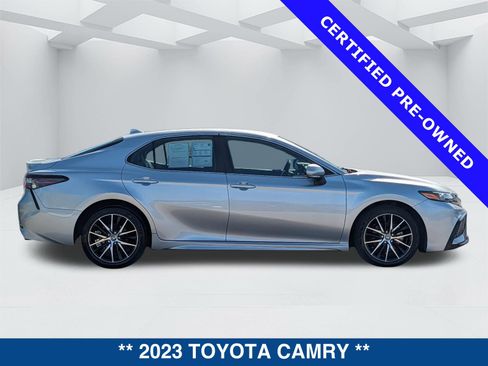 Used 2023 Toyota Camry SE FWD image 4
