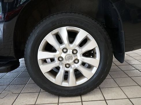 Used 2011 Toyota Sequoia Platinum AWD/4WD image 57