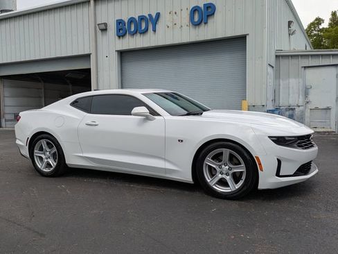 Used 2023 Chevrolet Camaro LT RWD image 2