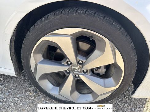 Used 2018 Honda Accord Touring image 39