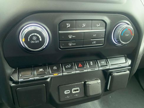 Used 2024 Chevrolet Silverado 1500 Custom image 25