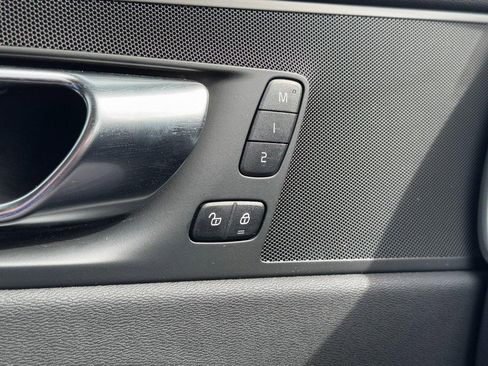 Certified 2025 Volvo XC60 B5 Plus image 17