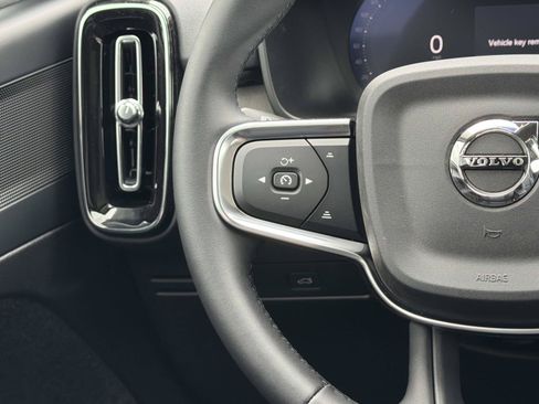 New 2026 Volvo XC40 B5 Core w/ Climate Package AWD/4WD image 8