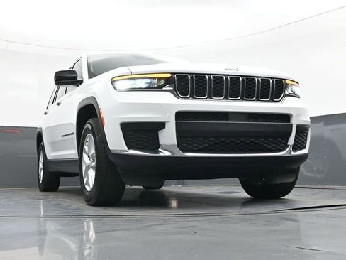 Used 2023 Jeep Grand Cherokee L Laredo RWD image 37