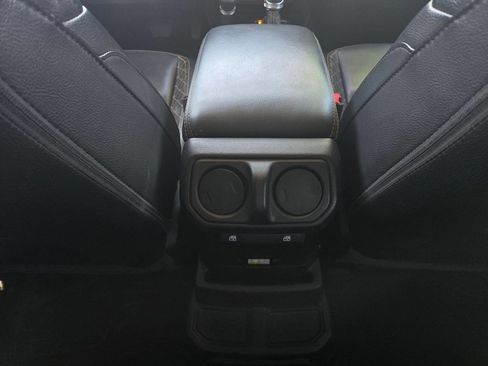 Used 2021 Jeep Wrangler Unlimited Sahara AWD/4WD image 7