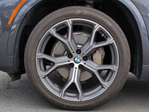 Used 2021 BMW X5 xDrive40i w/ M Sport Package AWD/4WD image 14