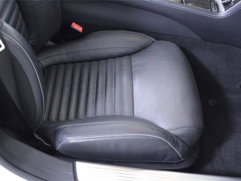 Used 2013 Mercedes-Benz SL 550 image 16