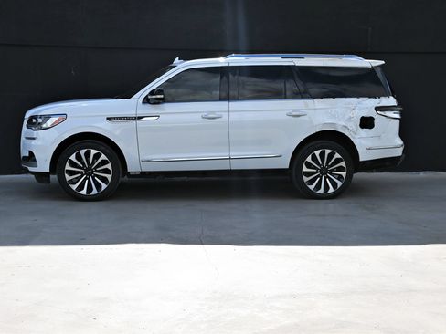 Used 2023 Lincoln Navigator Reserve RWD image 8