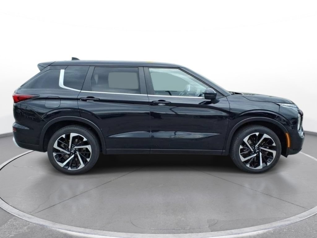 Used 2024 Mitsubishi Outlander SE AWD/4WD image 5