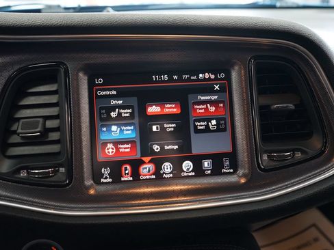 Used 2015 Dodge Challenger R/T Plus RWD image 9
