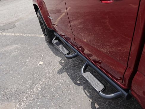 Used 2018 Chevrolet Colorado Z71 AWD/4WD image 12
