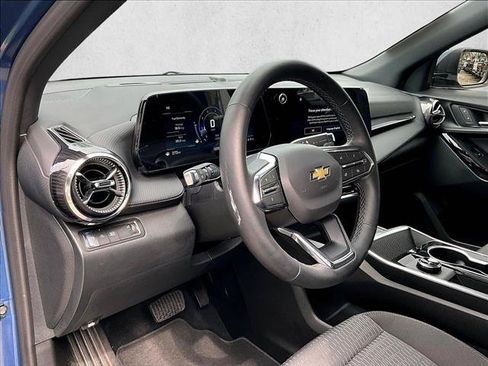 Used 2026 Chevrolet Equinox LT w/ Safety and Technology Package FWD image 14