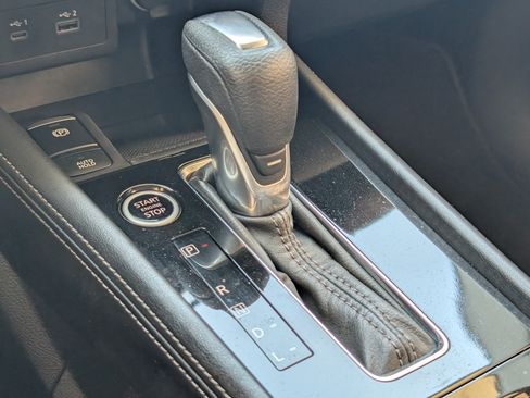Used 2024 Nissan Kicks SV FWD image 31
