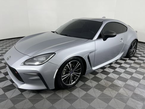 Used 2023 Toyota GR86 Premium image 8