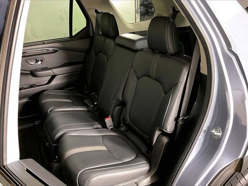 Used 2025 Honda Pilot Touring image 25