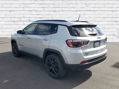 New 2026 Jeep Compass Latitude image 3