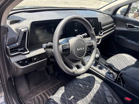 Used 2023 Kia Sportage LX FWD image 3