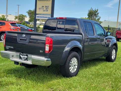 Used 2015 Nissan Frontier SV RWD image 4
