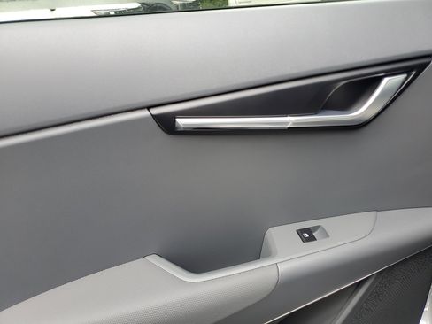 New 2025 Kia Niro SX Touring image 15