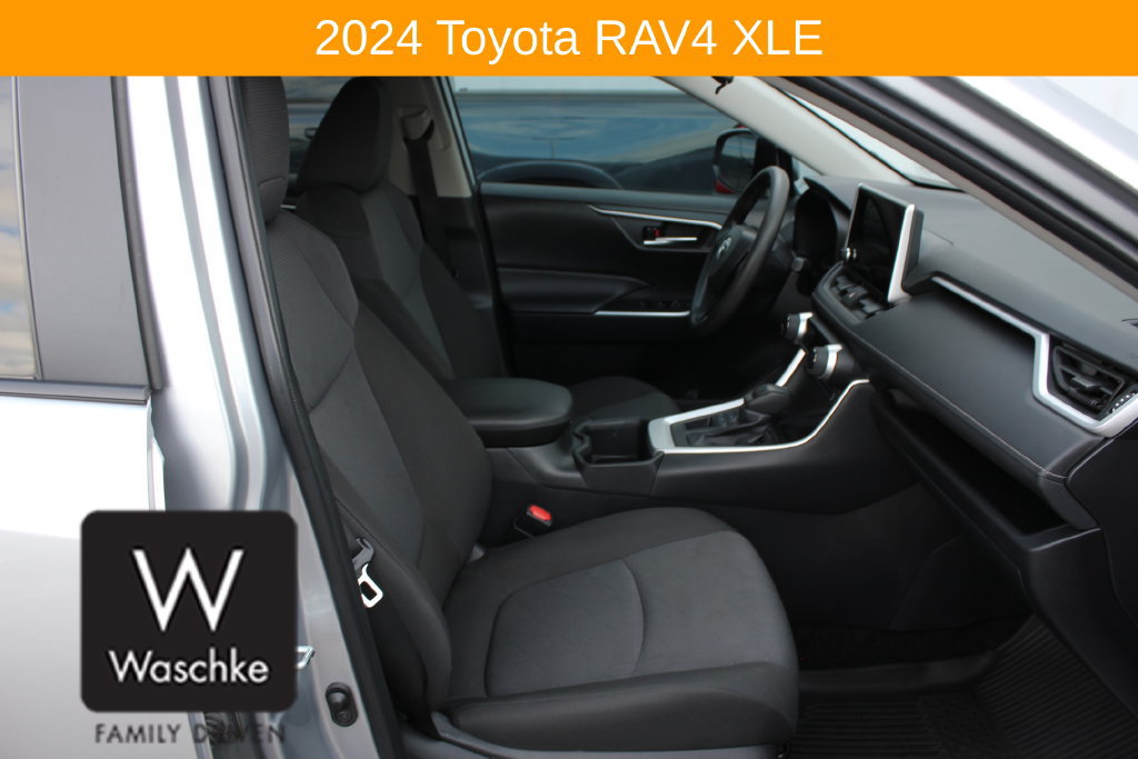 Used 2024 Toyota RAV4 XLE AWD/4WD image 23