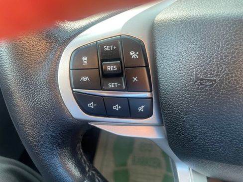 Used 2021 Ford Explorer Limited w/ Equipment Group 301A AWD/4WD image 29