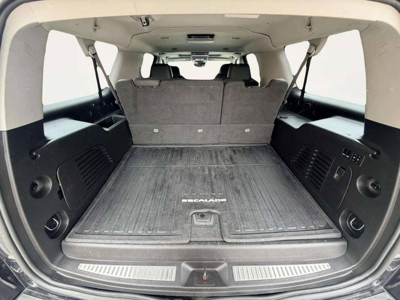 Used 2015 Cadillac Escalade ESV Premium AWD/4WD image 6