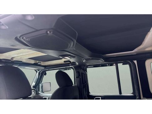 Used 2018 Jeep Wrangler Unlimited Sport S AWD/4WD image 20