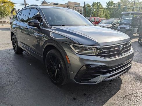 Used 2023 Volkswagen Tiguan SE R-Line AWD/4WD image 6