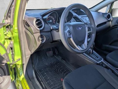 Used 2018 Ford Fiesta SE image 4