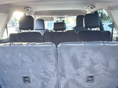 Used 2023 Lincoln Aviator Standard w/ Class IV Trailer Tow Package image 25