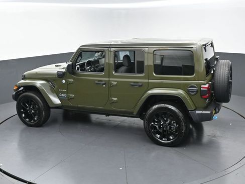 Used 2024 Jeep Wrangler Unlimited Sahara AWD/4WD image 44