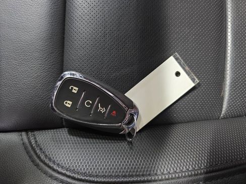 Used 2023 Chevrolet Traverse RS w/ LPO, Floor Liner Package FWD image 38