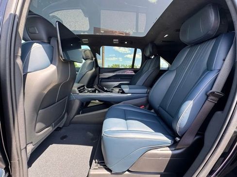 New 2025 Cadillac Escalade IQ Luxury 2 image 32