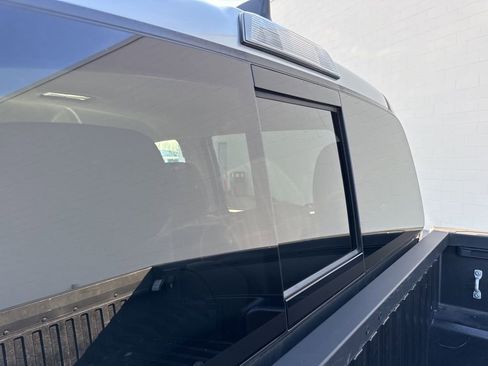 Used 2023 Toyota Tacoma TRD Sport image 11