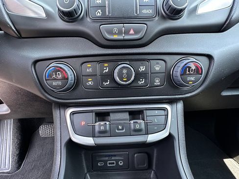 Used 2024 GMC Terrain SLT w/ Tech Package AWD/4WD image 35