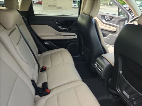 New 2026 Lincoln Corsair Premiere image 20