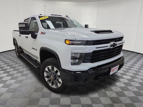 Used 2024 Chevrolet Silverado 2500 Custom w/ Custom Value Package AWD/4WD image 3