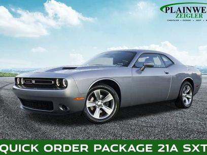 Used 2016 Dodge Challenger SXT