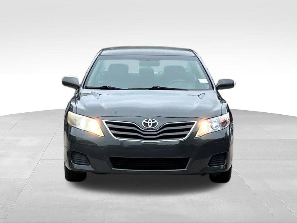 Used 2011 Toyota Camry LE w/ LE Extra-Value Pkg FWD image 2