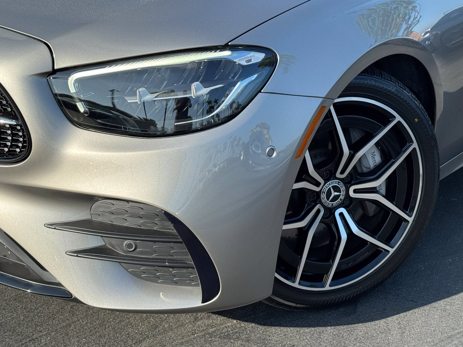 Used 2023 Mercedes-Benz E 350 Sedan image 2