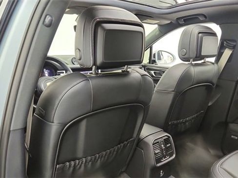 Used 2024 Porsche Macan w/ Premium Plus Package image 30