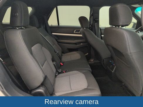 Used 2017 Ford Explorer XLT w/ Equipment Group 201A FWD image 15